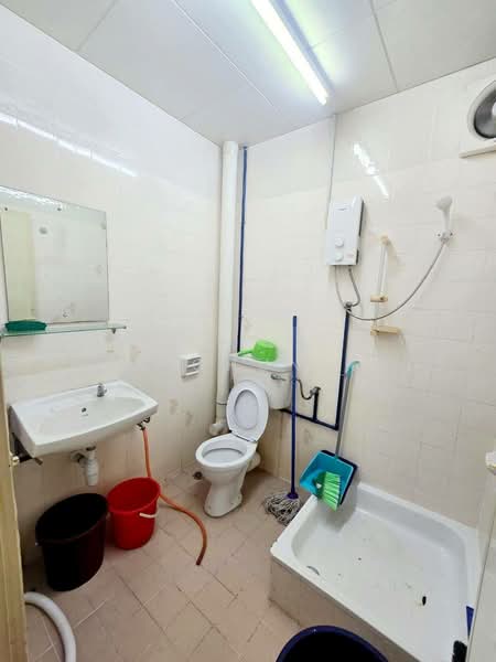 Apartment for Rent at Midlands Court - Gan Chun Kai - Bathroom - PropertyGuru.com.my