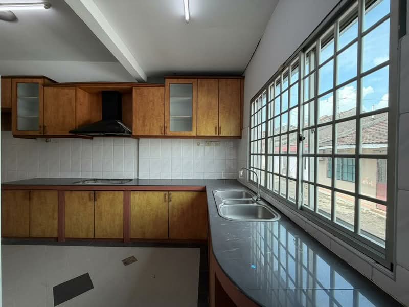 Rumah Teres 1 Tingkat untuk Dijual di Taman Puteri Wangsa (Ulu Tiram) - Jeff Lee - Kitchen - PropertyGuru.com.my