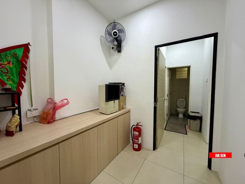 Shop for Rent in Sungai Nibong (Bayan Lepas) - Jiasin Yap - Bathroom - PropertyGuru.com.my
