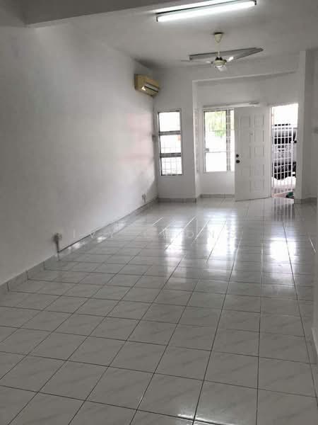 2-storey Terraced House for Sale in Taman Putra Prima (Puchong) - Ivy Chong - Living Room - PropertyGuru.com.my