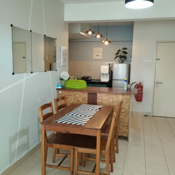 Pangsapuri untuk Disewa di The Residence 2 @ Tiara East - Nurul Zyra - Dining Room - PropertyGuru.com.my