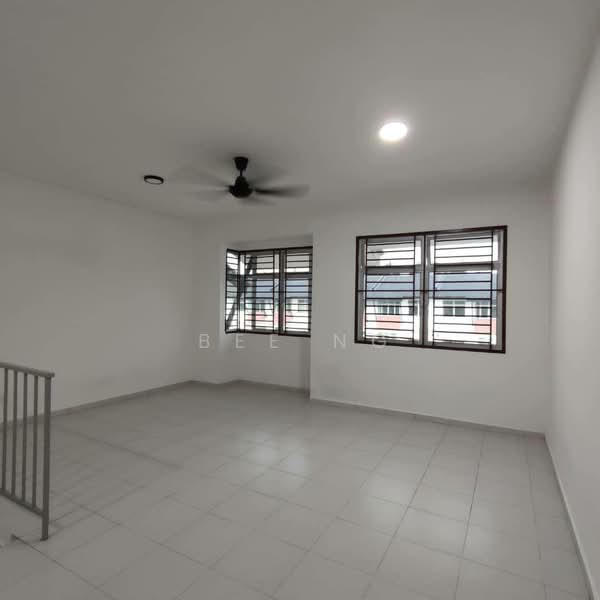 2-storey Terraced House for Sale in Taman Scientex Utama (Senai) - Bee Ng - Living Room - PropertyGuru.com.my