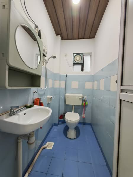 Rumah Flat untuk Disewa di Taman Gaya - Tommy Phua - Bathroom - PropertyGuru.com.my