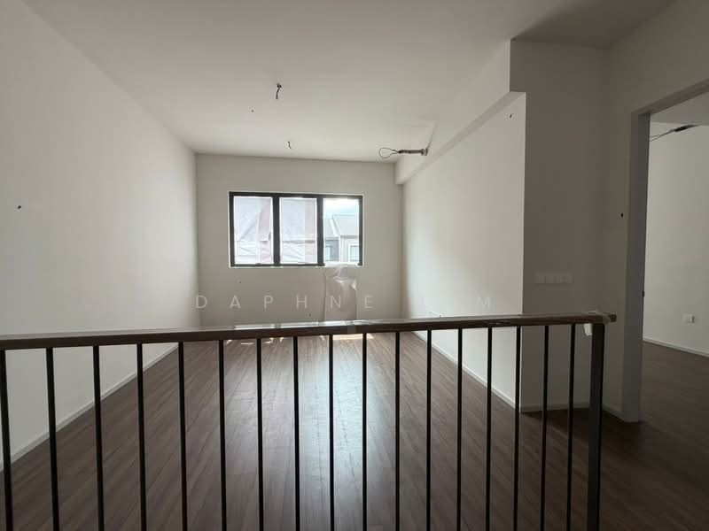 Rumah Teres 3 Tingkat untuk Dijual di Taman Bukit Serdang (Seri Kembangan) - Daphne Lim - PropertyGuru.com.my