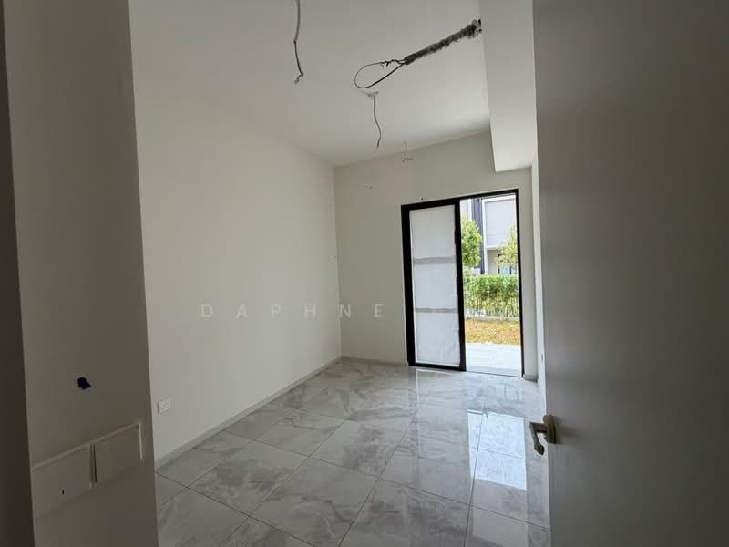 Rumah Teres 3 Tingkat untuk Dijual di Taman Bukit Serdang (Seri Kembangan) - Daphne Lim - PropertyGuru.com.my