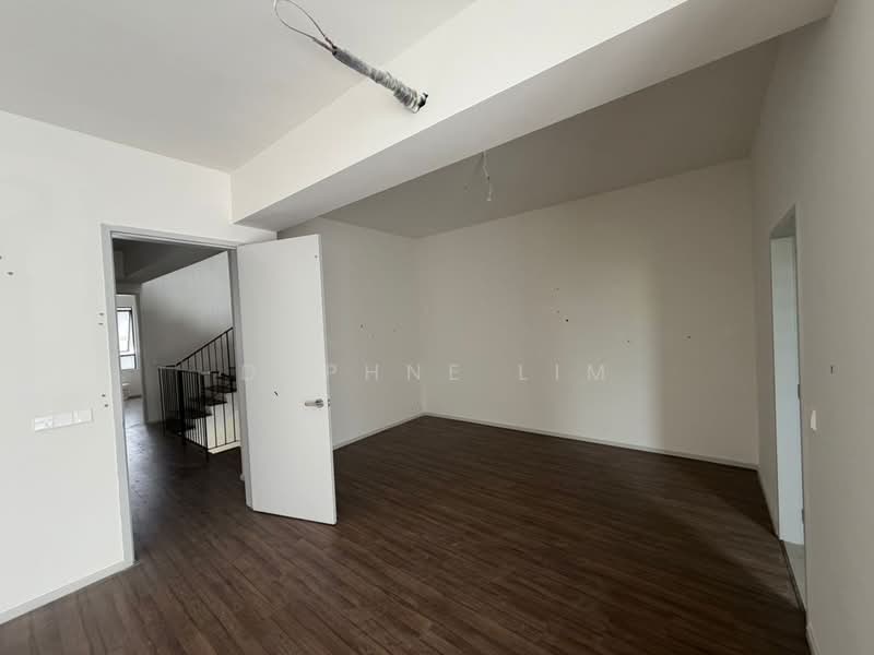 Rumah Teres 3 Tingkat untuk Dijual di Taman Bukit Serdang (Seri Kembangan) - Daphne Lim - PropertyGuru.com.my