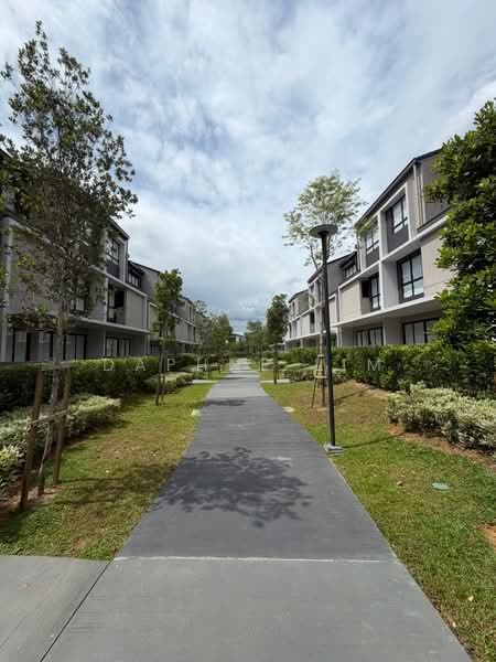 Rumah Teres 3 Tingkat untuk Dijual di Taman Bukit Serdang (Seri Kembangan) - Daphne Lim - PropertyGuru.com.my