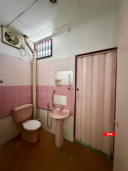 Banglo Komersial untuk Disewa di Bukit Tengah (Bukit Mertajam) - Jiasin Yap - Bathroom - PropertyGuru.com.my