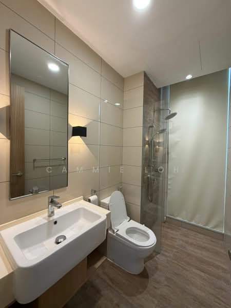 Servis Apartment untuk Disewa di Avara - Cammie Loh - Bathroom - PropertyGuru.com.my
