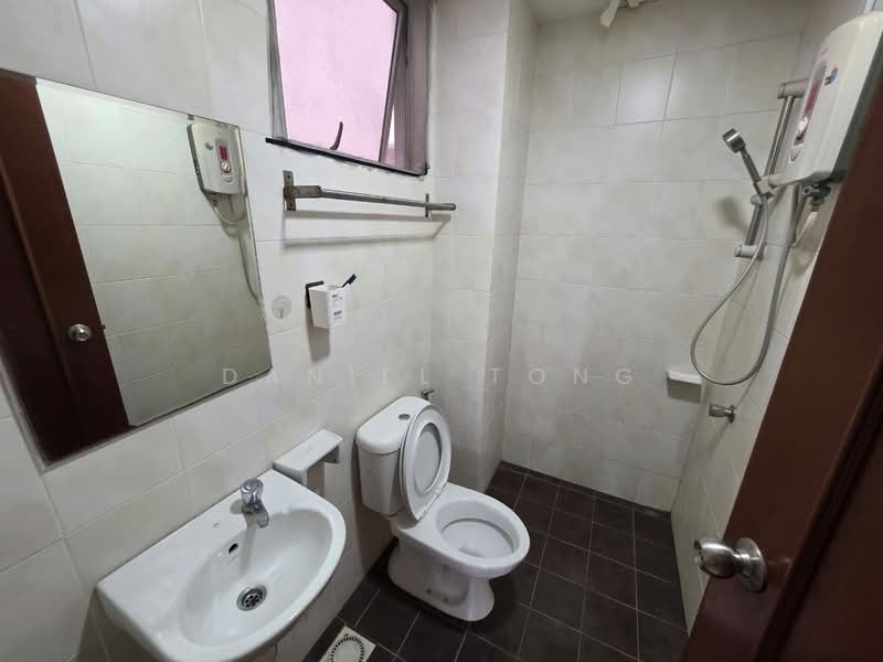 Servis Apartment untuk Dijual di E-Tiara - Daniel Tong - Bathroom - PropertyGuru.com.my