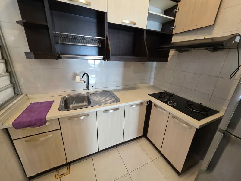 Servis Apartment untuk Dijual di E-Tiara - Daniel Tong - Kitchen - PropertyGuru.com.my