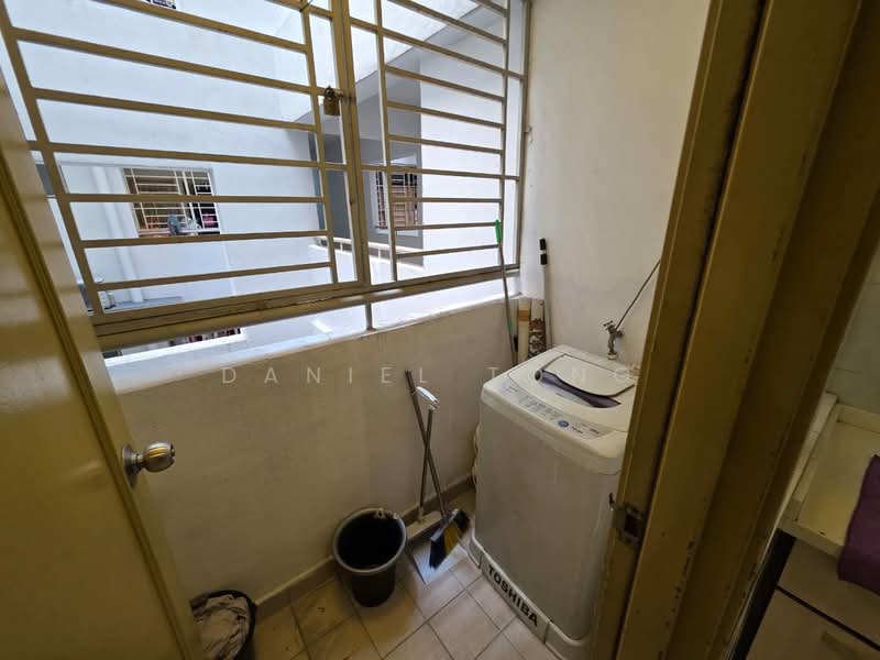 Servis Apartment untuk Dijual di E-Tiara - Daniel Tong - Balcony - PropertyGuru.com.my
