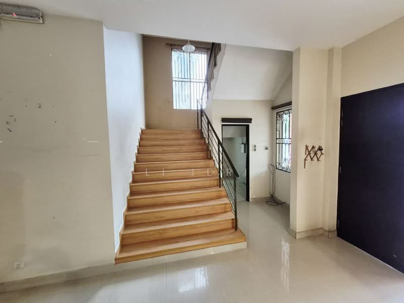 Bungalow for Sale in Sri Petaling (Kuala Lumpur) - Ali Idris - Entrance - PropertyGuru.com.my
