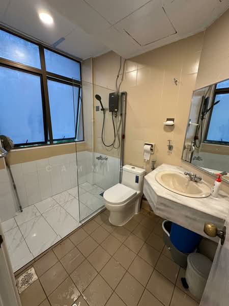 Kondominium untuk Disewa di Menara Antara - Cammie Loh - Bathroom - PropertyGuru.com.my