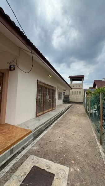 Semi-Detached House for Sale in Seremban 2 (Negeri Sembilan) - Cammie Loh - Exterior - PropertyGuru.com.my