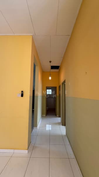 Semi-Detached House for Sale in Seremban 2 (Negeri Sembilan) - Cammie Loh - Corridor - PropertyGuru.com.my