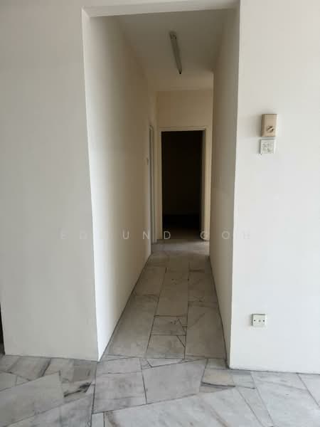 Pangsapuri untuk Dijual di Desaminium Rimba - Edmund Goh - Corridor - PropertyGuru.com.my