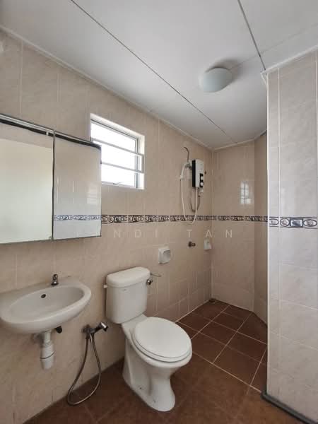 Rumah Teres untuk Disewa di Puchong (Selangor) - Fendi tan - Bathroom - PropertyGuru.com.my