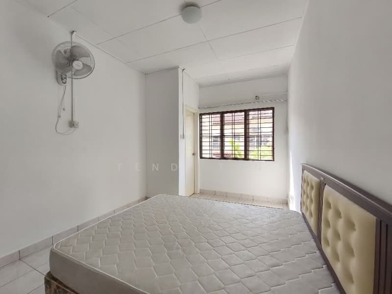 Rumah Teres untuk Disewa di Puchong (Selangor) - Fendi tan - Bedroom - PropertyGuru.com.my