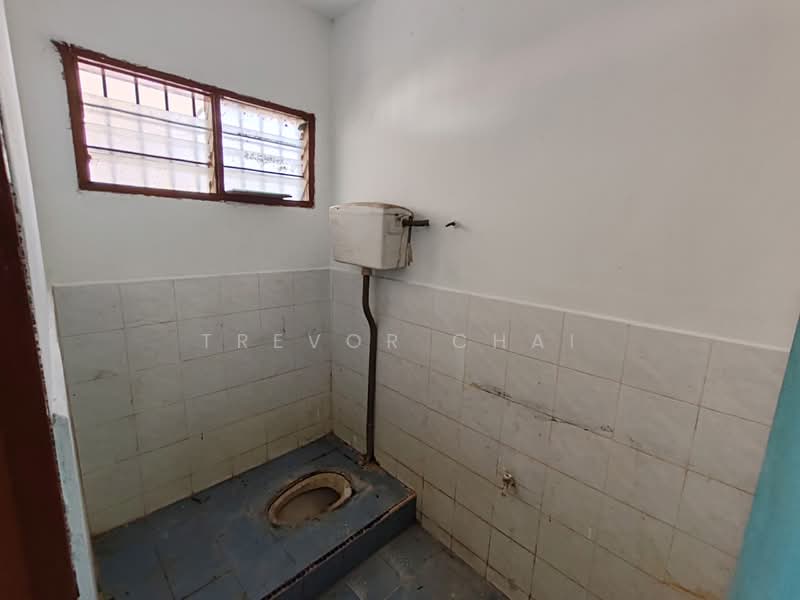 2-storey Terraced House for Sale in Taman Bukit Dinding (Sabai) - Trevor Chai - Bathroom - PropertyGuru.com.my
