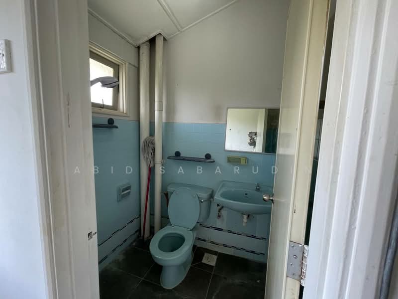 Apartment for Sale at Putri Apartment - Abid Sabarudin - Bathroom - PropertyGuru.com.my