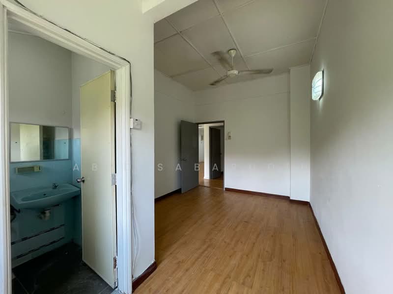 Apartment for Sale at Putri Apartment - Abid Sabarudin - Bathroom - PropertyGuru.com.my