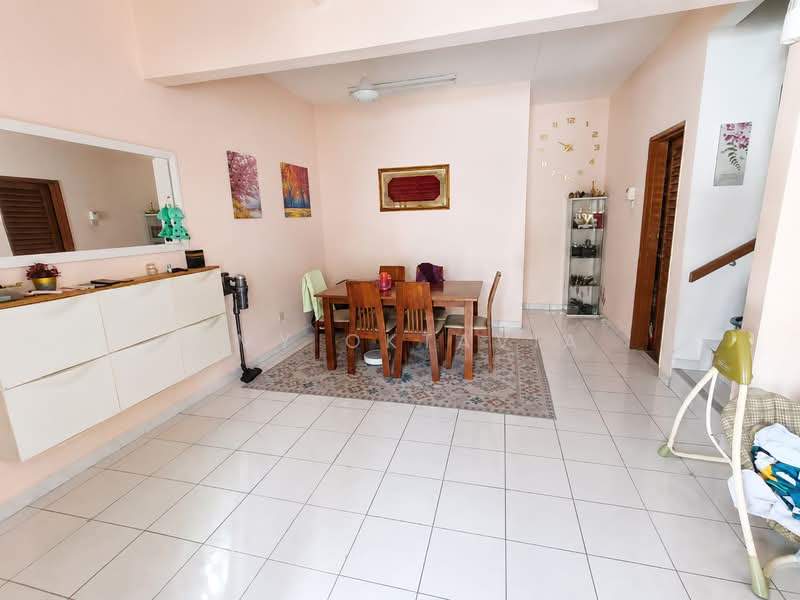 2-storey Terraced House for Sale in Usj 1 (Subang Jaya) - Amy Oktavia - Dining Room - PropertyGuru.com.my
