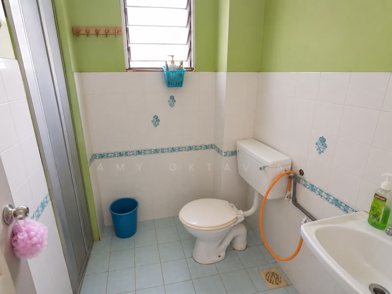 2-storey Terraced House for Sale in Usj 1 (Subang Jaya) - Amy Oktavia - Bathroom - PropertyGuru.com.my