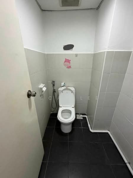 Kilang untuk Disewa di Seksyen 51 (Petaling Jaya) - Oscar Lee - Bathroom - PropertyGuru.com.my