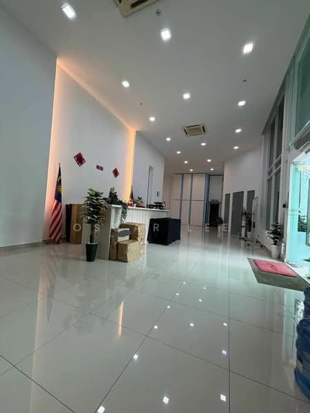 Kilang untuk Disewa di Seksyen 51 (Petaling Jaya) - Oscar Lee - Entrance - PropertyGuru.com.my