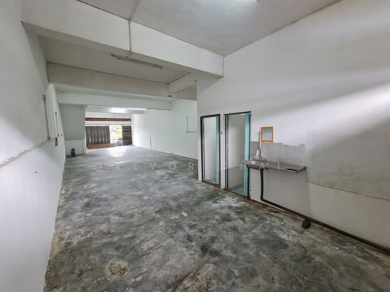 Shop for Rent in Taman Kolej (Bentong) - Trevor Chai - Interior - PropertyGuru.com.my