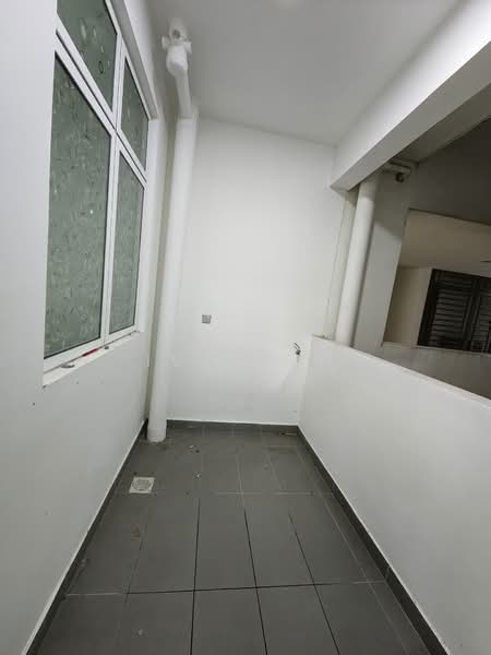 Servis Apartment untuk Dijual di Twin Danga Residence - Ivy Low - Balcony - PropertyGuru.com.my