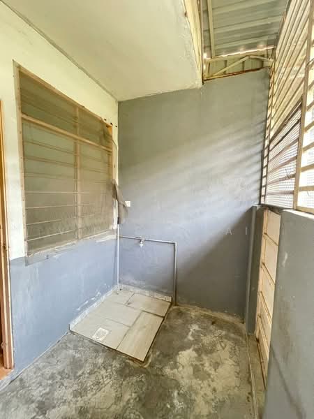2-storey Terraced House for Sale in Bandar Saujana Putra (Tanjong Duabelas) - Vincent Lai - Balcony - PropertyGuru.com.my