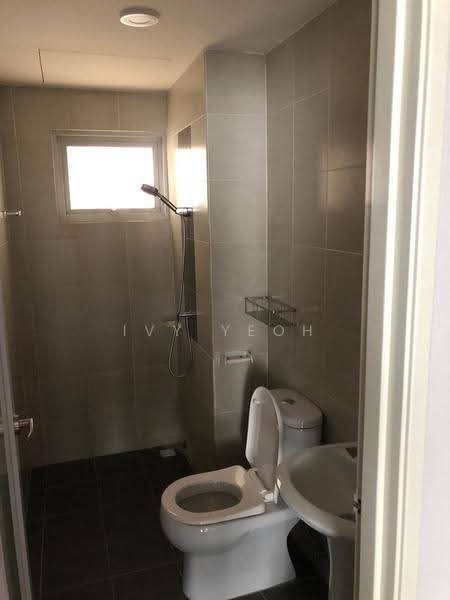 Kondominium untuk Dijual di The Peak Residences - Ivy Yeoh - Bathroom - PropertyGuru.com.my