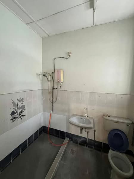 2-storey Terraced House for Rent in Medan Lapangan Lagenda (Ipoh) - Kelvin Chong - Bathroom - PropertyGuru.com.my