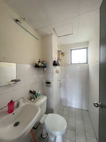Condominium for Sale at Vista Millennium Condominium - Amirun Kinanah - Bathroom - PropertyGuru.com.my