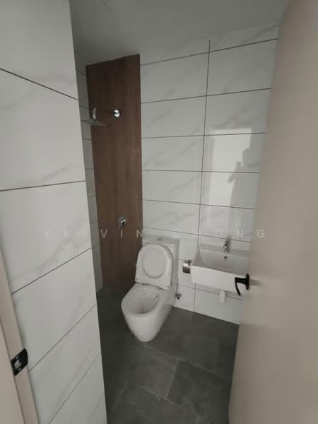 Service Residence for Sale at Piccadilly - Kelvin Chong - Bathroom - PropertyGuru.com.my