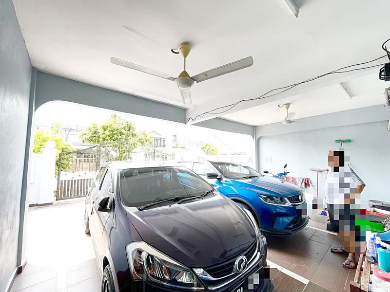 2.5-storey Terraced House for Sale in Puncak Alam (Selangor) - NORFADILAH ZAINUDDIN - Car Park - PropertyGuru.com.my