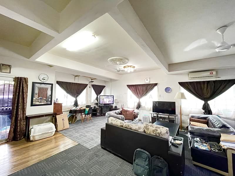 2.5-storey Terraced House for Sale in Puncak Alam (Selangor) - NORFADILAH ZAINUDDIN - Living Room - PropertyGuru.com.my