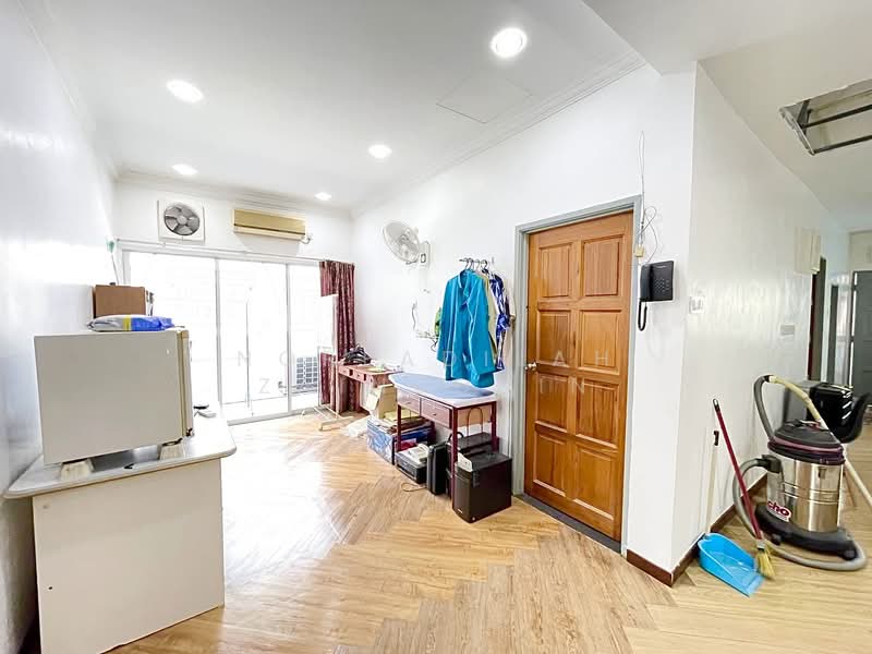 2.5-storey Terraced House for Sale in Puncak Alam (Selangor) - NORFADILAH ZAINUDDIN - Living Room - PropertyGuru.com.my