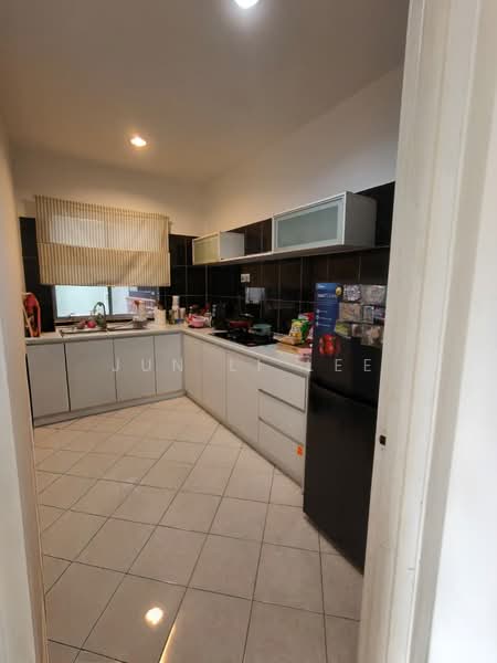Apartment for Sale at Bayu Puteri - Jun Li Lee - Kitchen - PropertyGuru.com.my