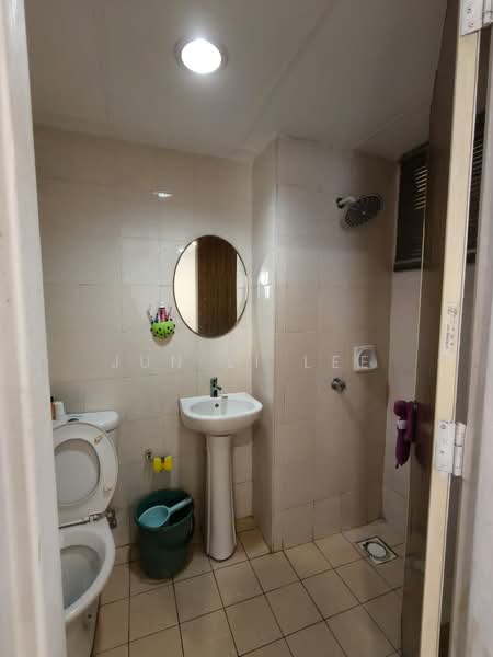 Apartment for Sale at Bayu Puteri - Jun Li Lee - Bathroom - PropertyGuru.com.my