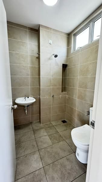 Rumah Teres 2 Tingkat untuk Disewa di Bandar Rimbayu (Telok Panglima Garang) - John Tee - Bathroom - PropertyGuru.com.my