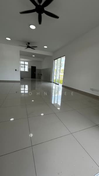 Rumah Teres 2 Tingkat untuk Disewa di Bandar Rimbayu (Telok Panglima Garang) - John Tee - Living Room - PropertyGuru.com.my