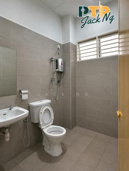 Rumah Teres 2.5 Tingkat untuk Dijual di Taman Tanjung Indah (Butterworth) - Jack Ng - Bathroom - PropertyGuru.com.my