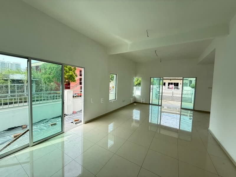 Terraced House for Sale in Taman Meru (Ipoh) - Ainsley Thong - Living Room - PropertyGuru.com.my