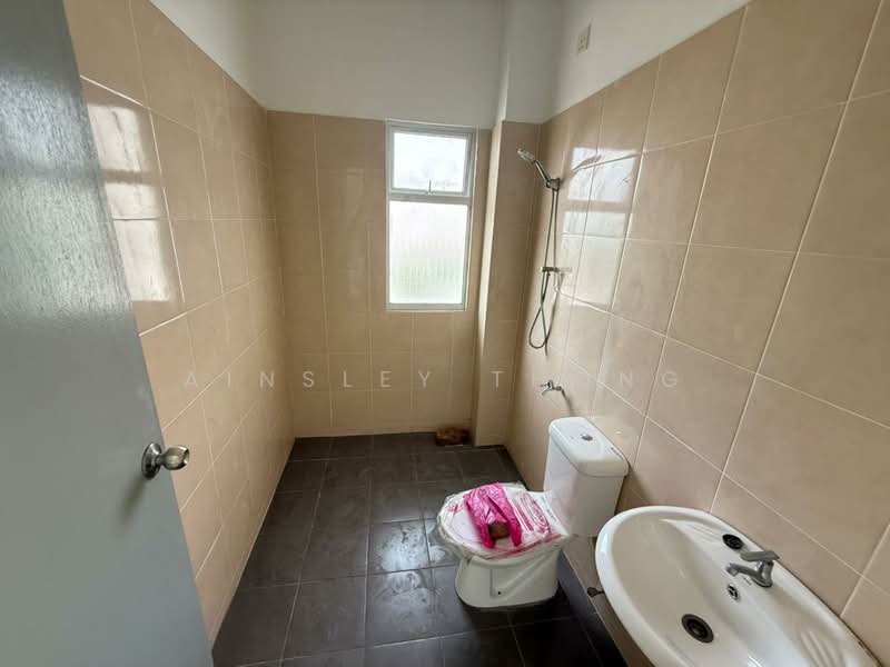 Terraced House for Sale in Taman Meru (Ipoh) - Ainsley Thong - Bathroom - PropertyGuru.com.my