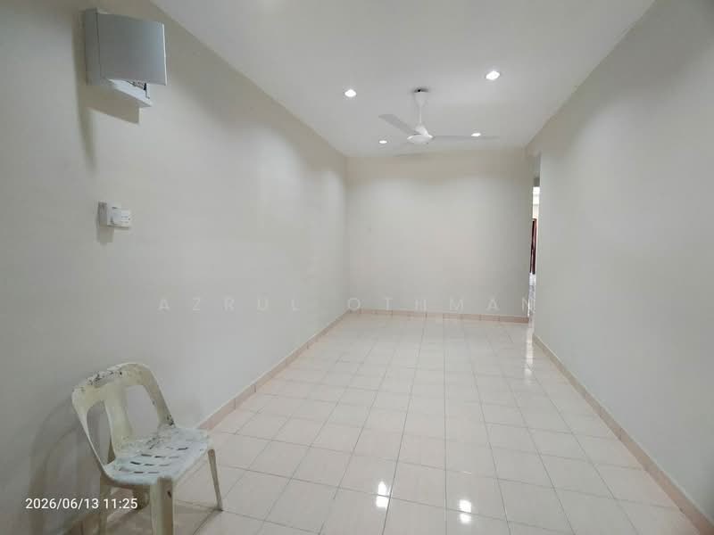 Rumah Teres 1 Tingkat untuk Dijual di Taman Politeknik (Telok Kemang) - Azrul Othman - Living Room - PropertyGuru.com.my