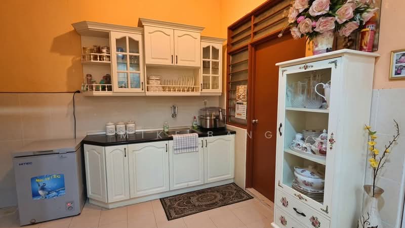 Cluster House for Sale in Johor Bahru (Johor) - Mike Bang - Kitchen - PropertyGuru.com.my