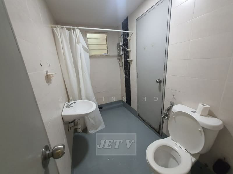 Apartment for Rent at Pelangi Heights - Zackinn Hoi - Bathroom - PropertyGuru.com.my